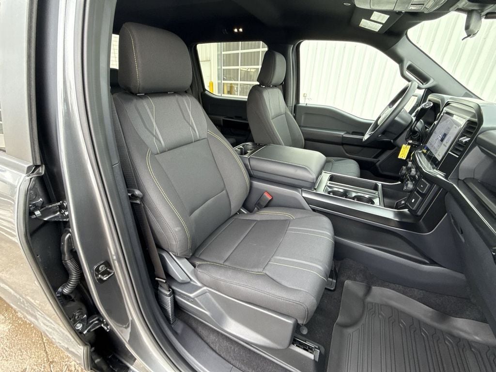 2025 Ford F-150 STX Lobo