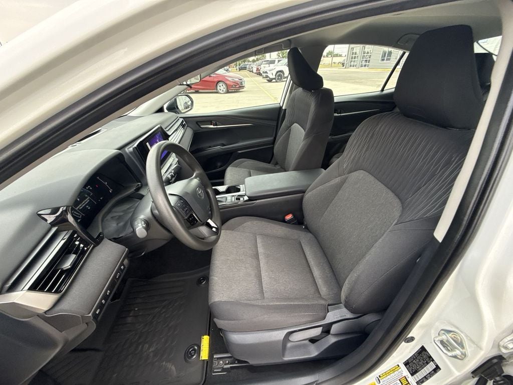 2025 Toyota Camry Hybrid LE