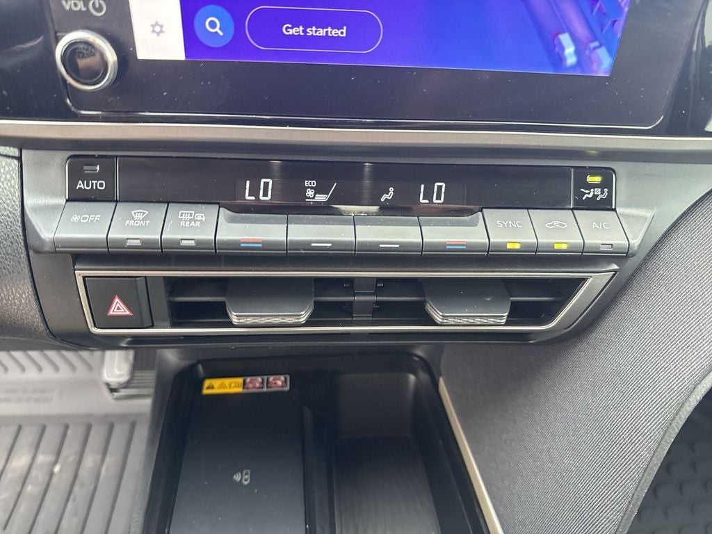 2025 Toyota Camry Hybrid LE
