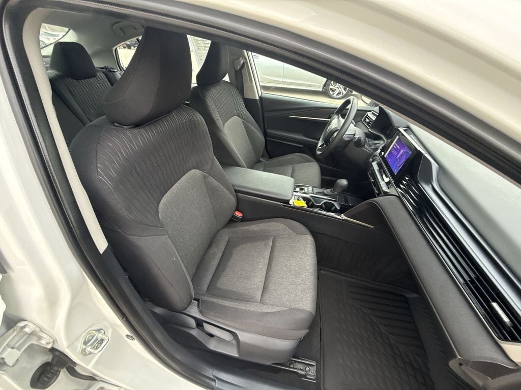 2025 Toyota Camry Hybrid LE