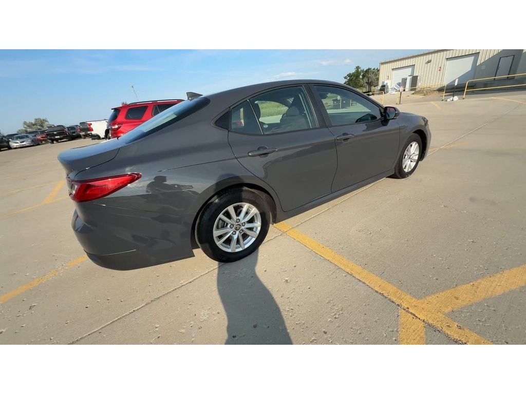 2025 Toyota Camry Hybrid LE