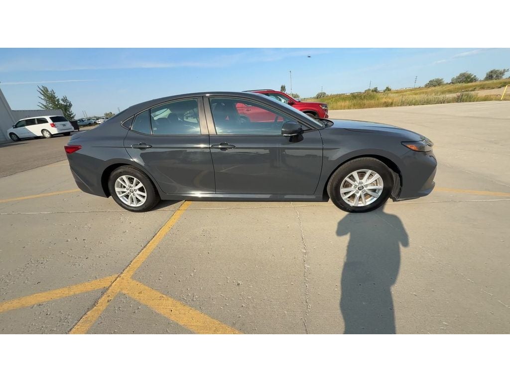 2025 Toyota Camry Hybrid LE
