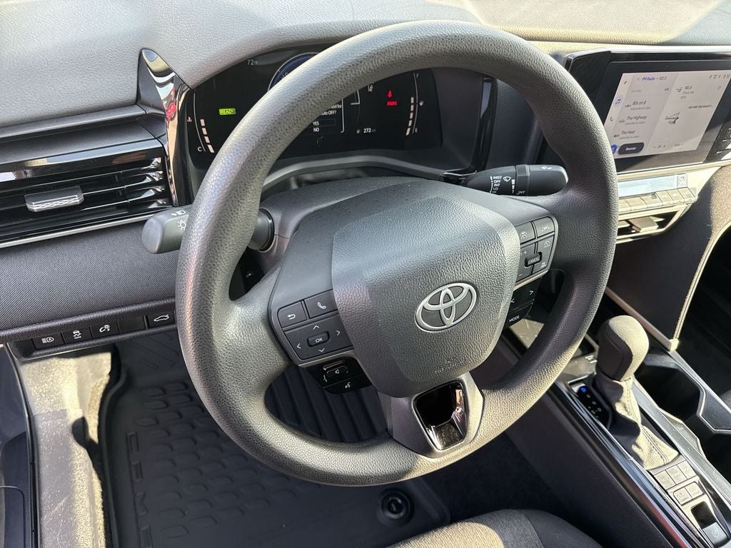 2025 Toyota Camry Hybrid LE