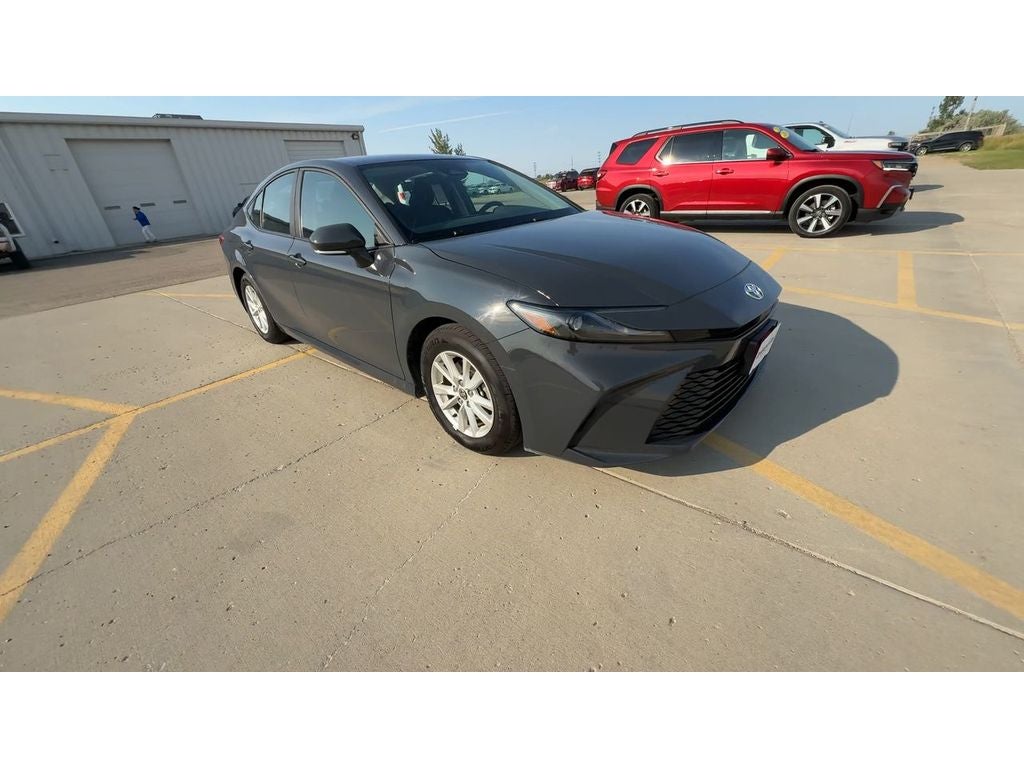 2025 Toyota Camry Hybrid LE