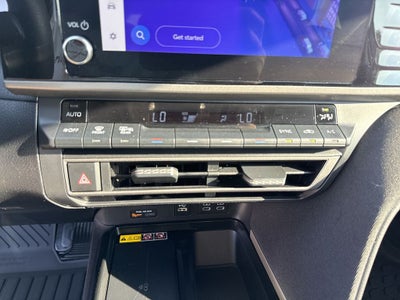 2025 Toyota Camry Hybrid LE