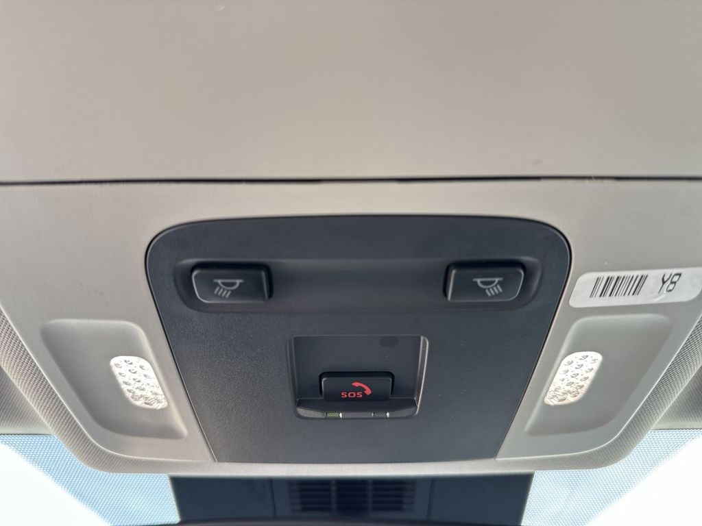 2025 Toyota Camry Hybrid LE