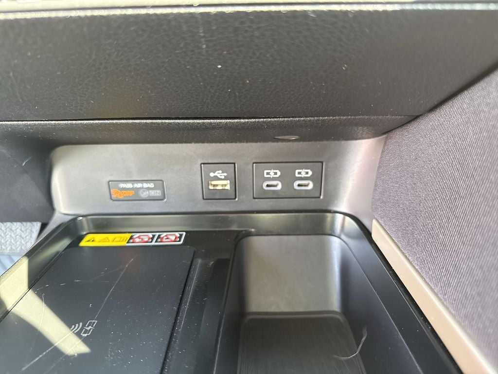 2025 Toyota Camry Hybrid LE
