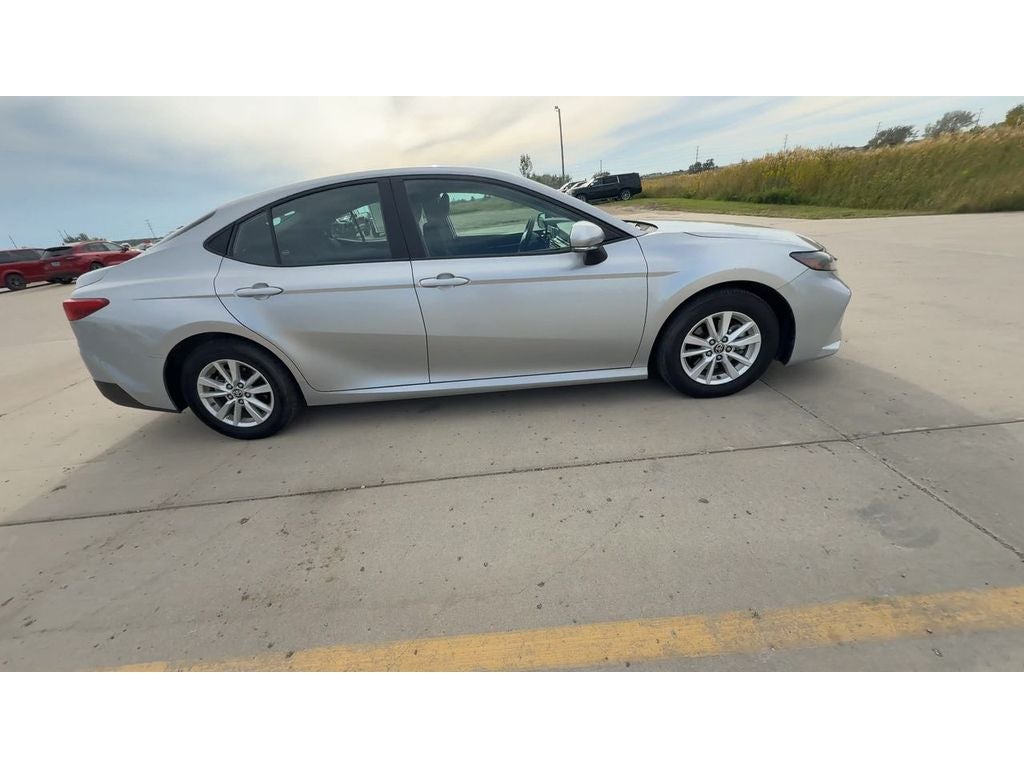 2025 Toyota Camry Hybrid LE