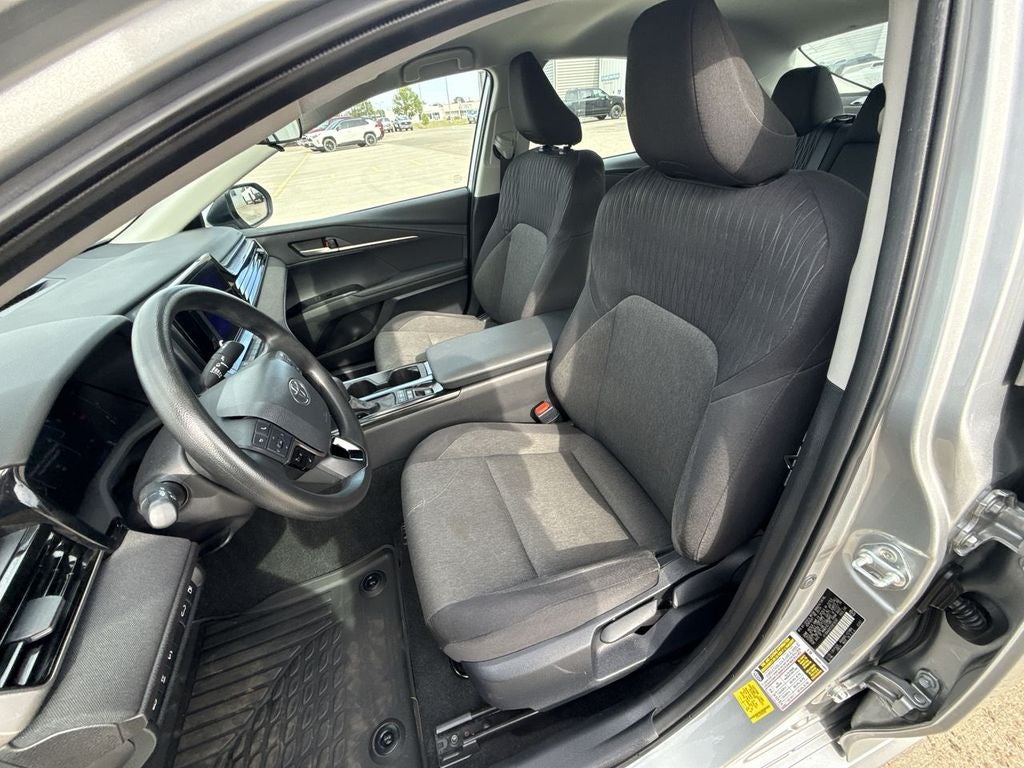 2025 Toyota Camry Hybrid LE
