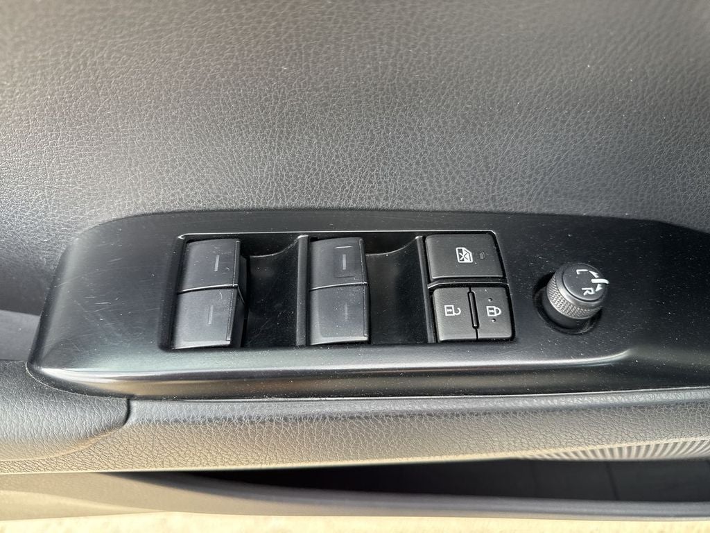 2025 Toyota Camry Hybrid LE