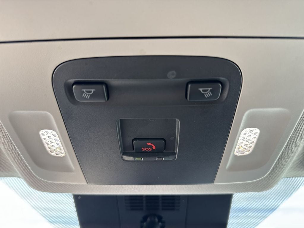 2025 Toyota Camry Hybrid LE