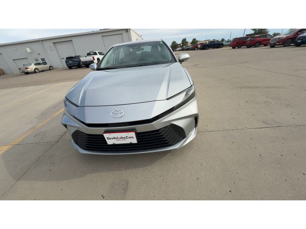 2025 Toyota Camry Hybrid LE
