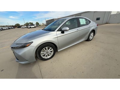 2025 Toyota Camry Hybrid LE