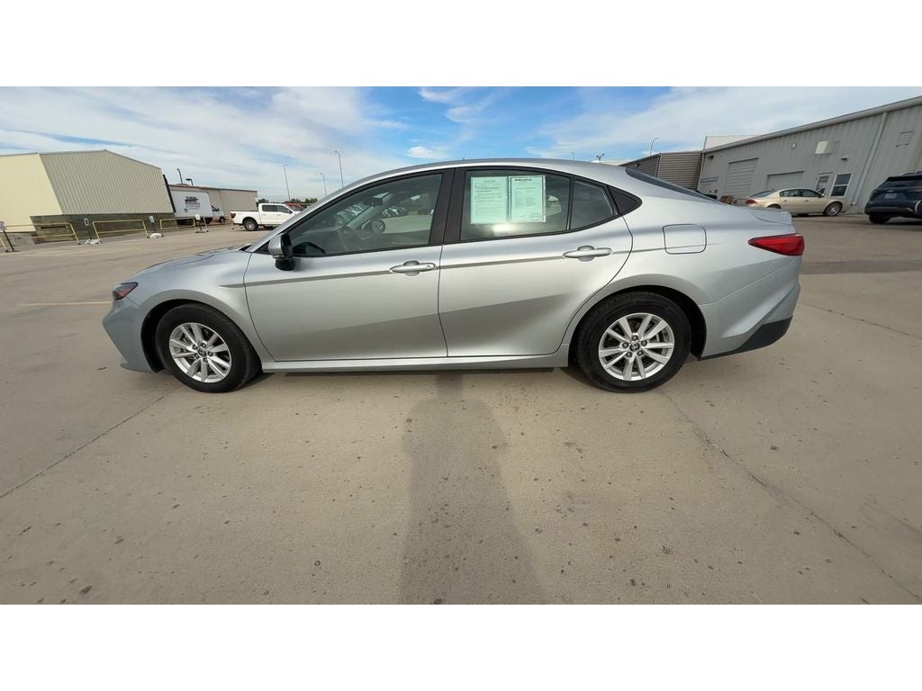 2025 Toyota Camry Hybrid LE
