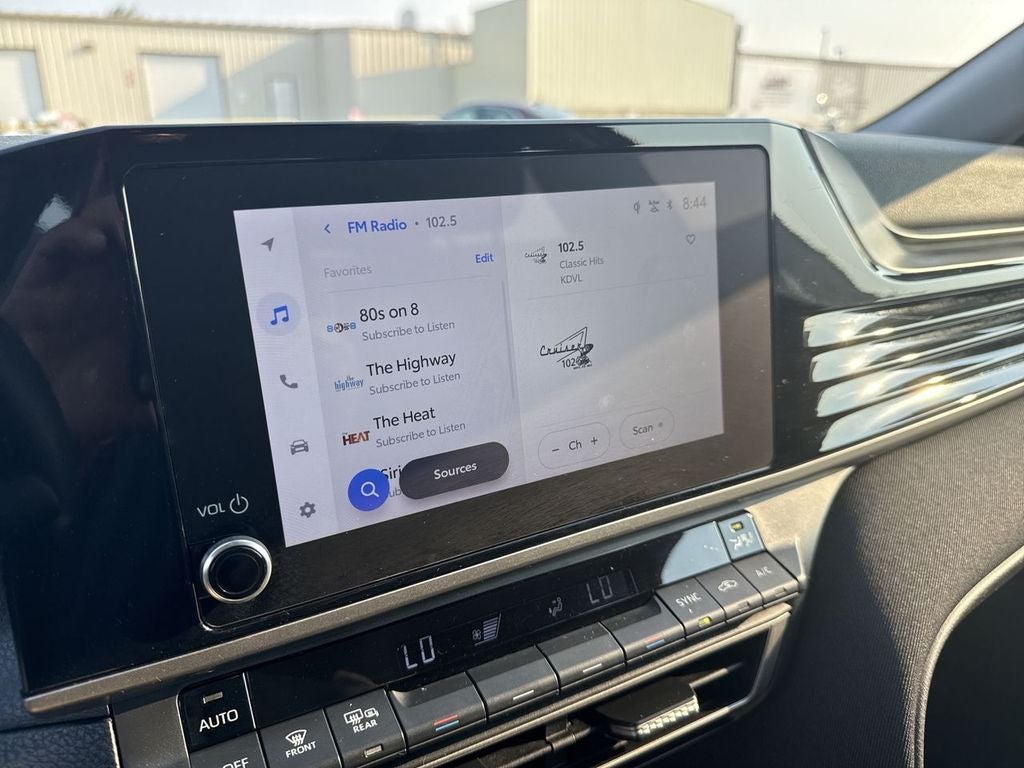 2025 Toyota Camry Hybrid LE