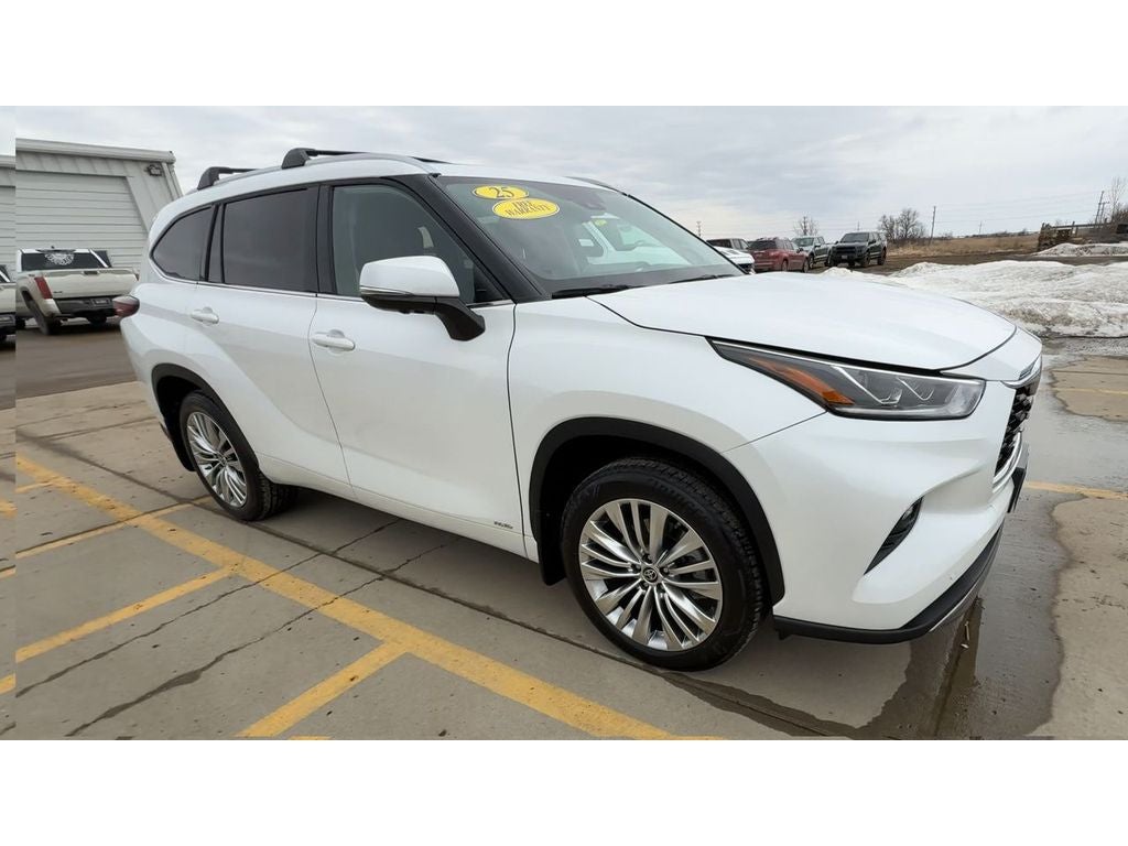 2025 Toyota Highlander Hybrid Hybrid Platinum