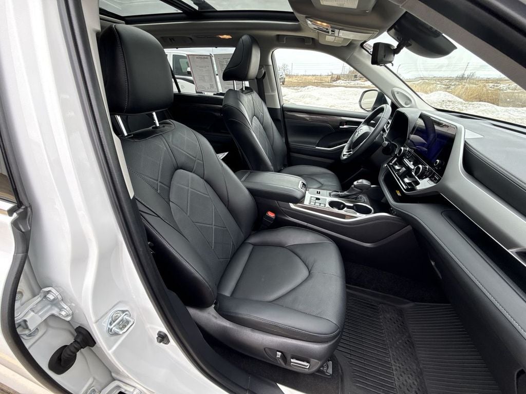 2025 Toyota Highlander Hybrid Hybrid Platinum