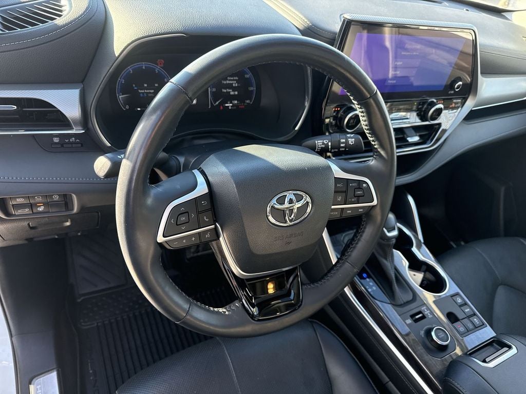2023 Toyota Highlander Platinum