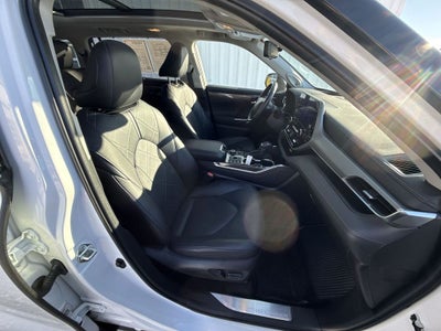2023 Toyota Highlander Platinum