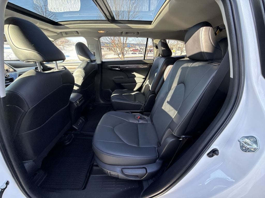 2023 Toyota Highlander Platinum