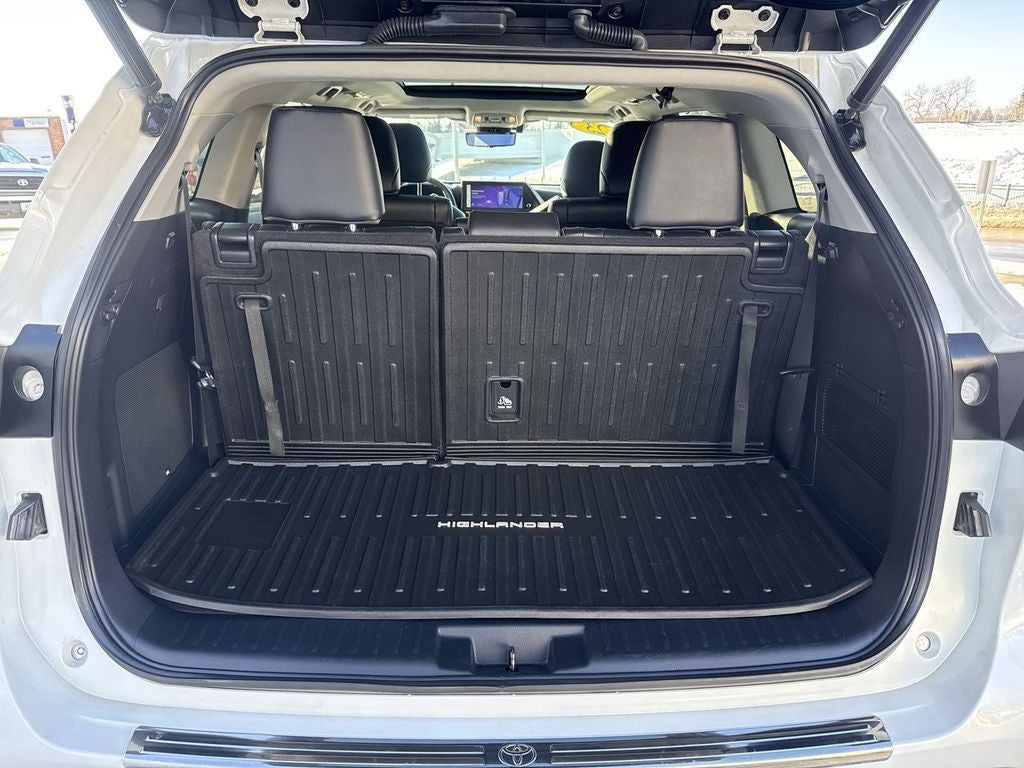 2023 Toyota Highlander Platinum