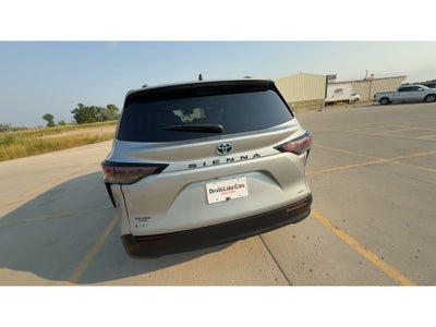 2025 Toyota Sienna XLE