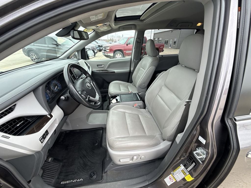 2019 Toyota Sienna XLE