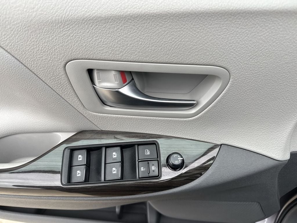 2019 Toyota Sienna XLE