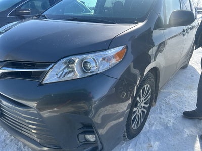 2019 Toyota Sienna XLE