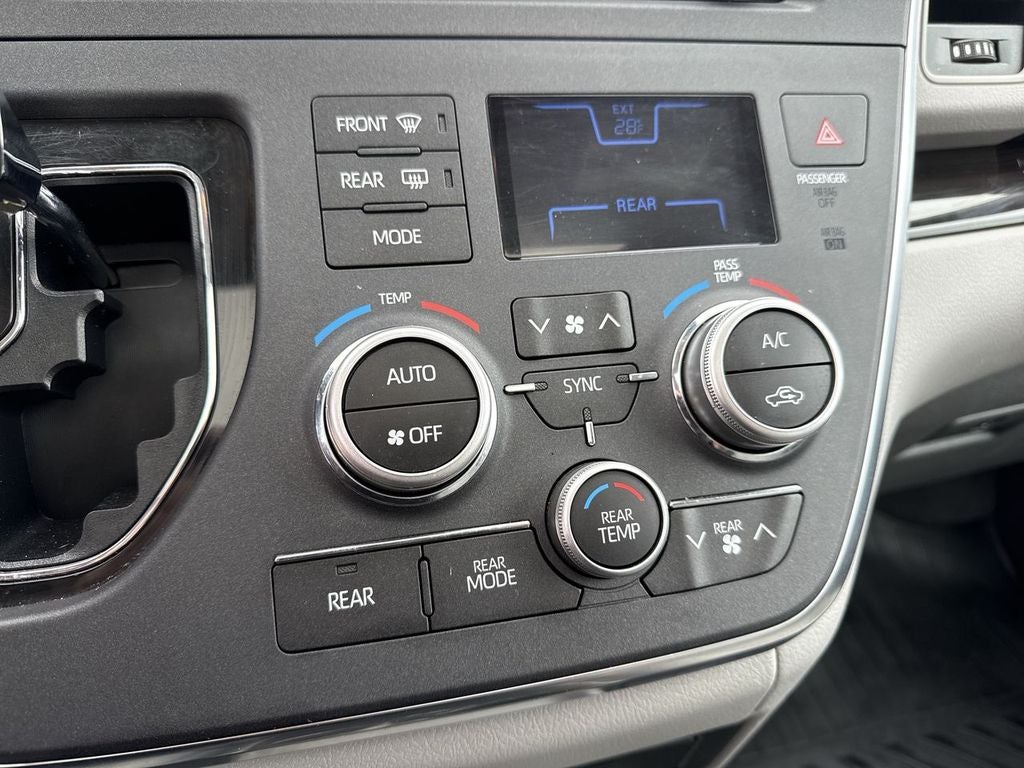 2019 Toyota Sienna XLE