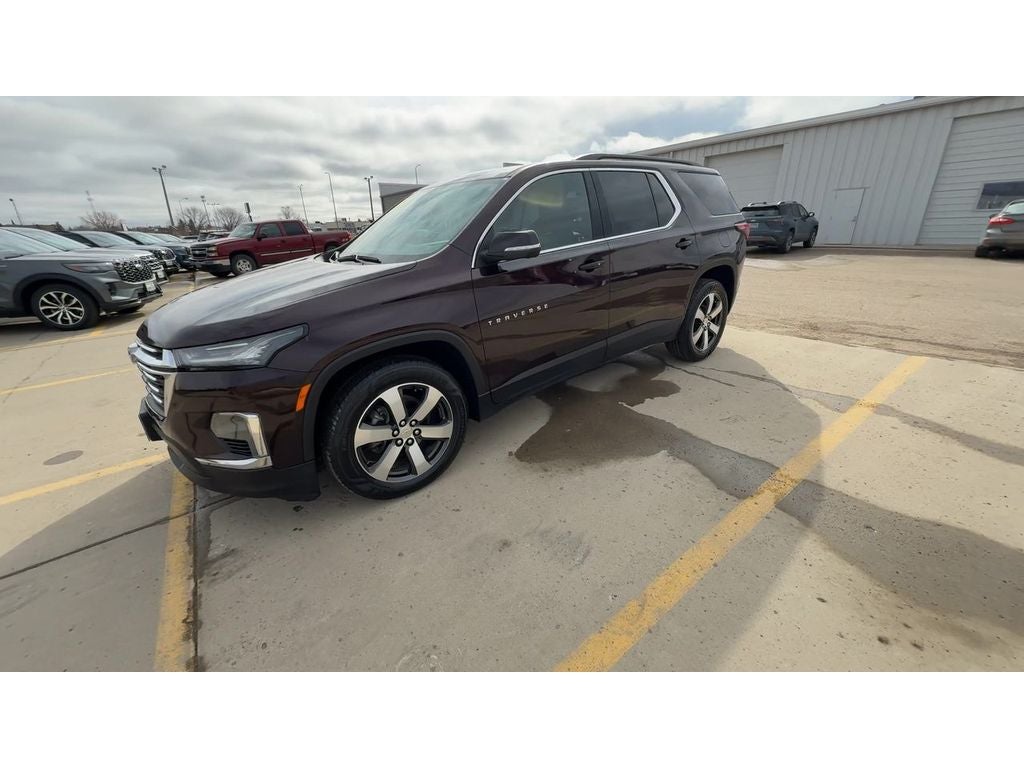 2023 Chevrolet Traverse LT Leather
