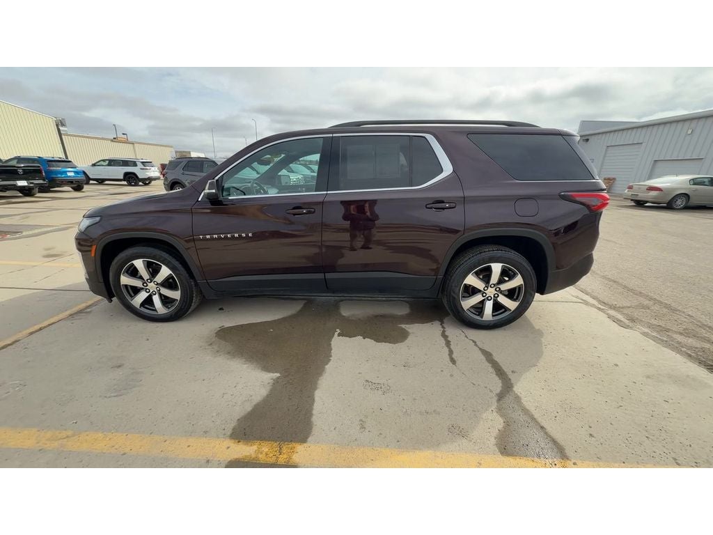 2023 Chevrolet Traverse LT Leather