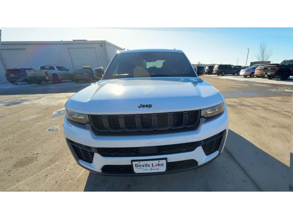 2026 Jeep Grand Cherokee GRAND CHEROKEE LAREDO ALTITUDE 4X4