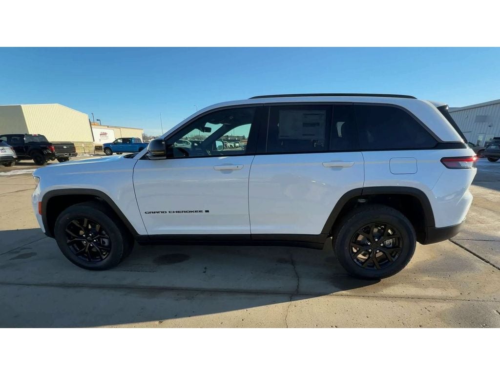 2026 Jeep Grand Cherokee GRAND CHEROKEE LAREDO ALTITUDE 4X4