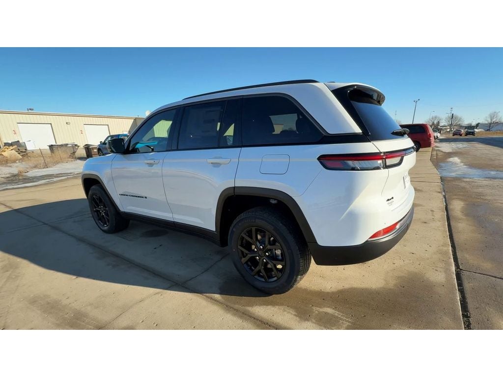 2026 Jeep Grand Cherokee GRAND CHEROKEE LAREDO ALTITUDE 4X4