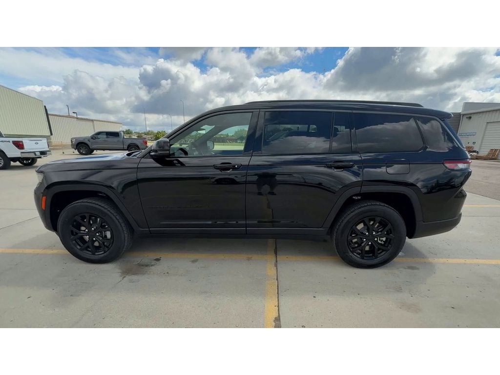 2026 Jeep Grand Cherokee GRAND CHEROKEE L LAREDO ALTITUDE 4X4
