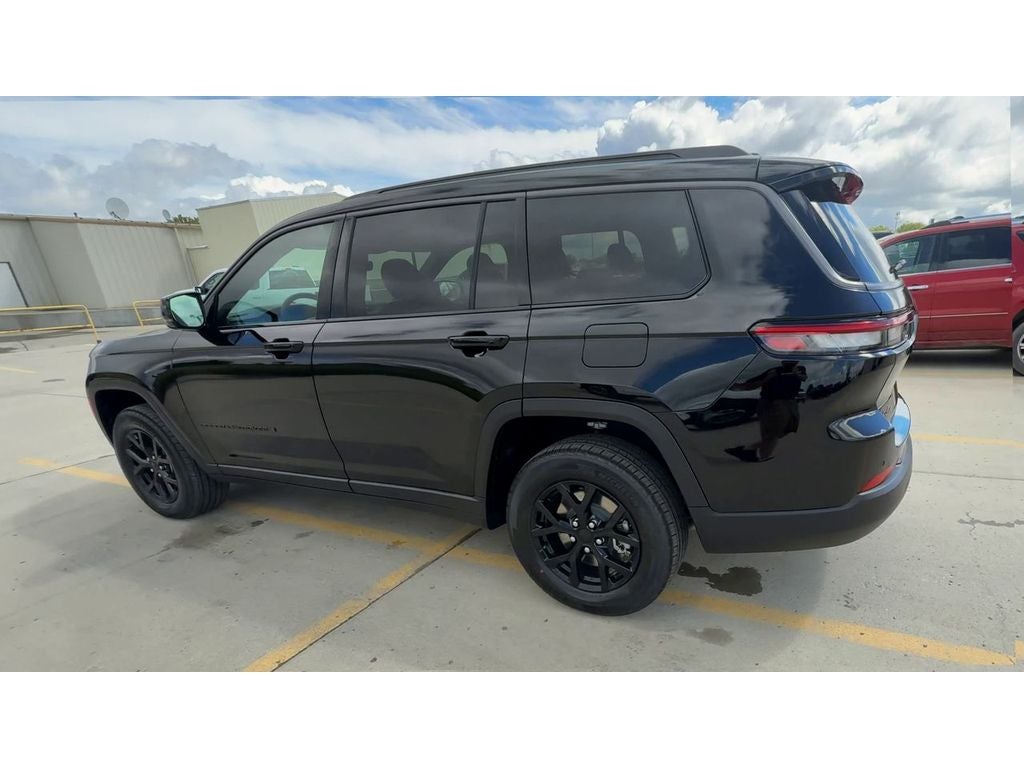 2026 Jeep Grand Cherokee GRAND CHEROKEE L LAREDO ALTITUDE 4X4