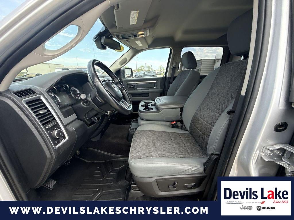2017 RAM 1500 Big Horn Crew Cab 4x4 6'4' Box