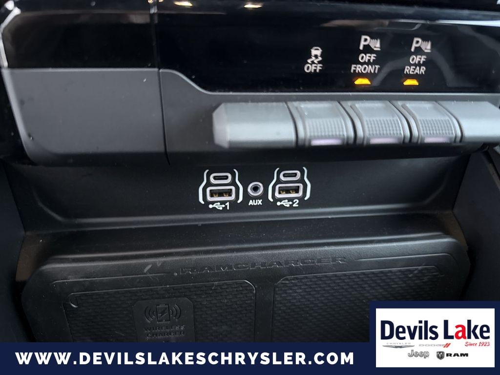 2025 RAM 1500 Big Horn Crew Cab 4x4 5'7' Box