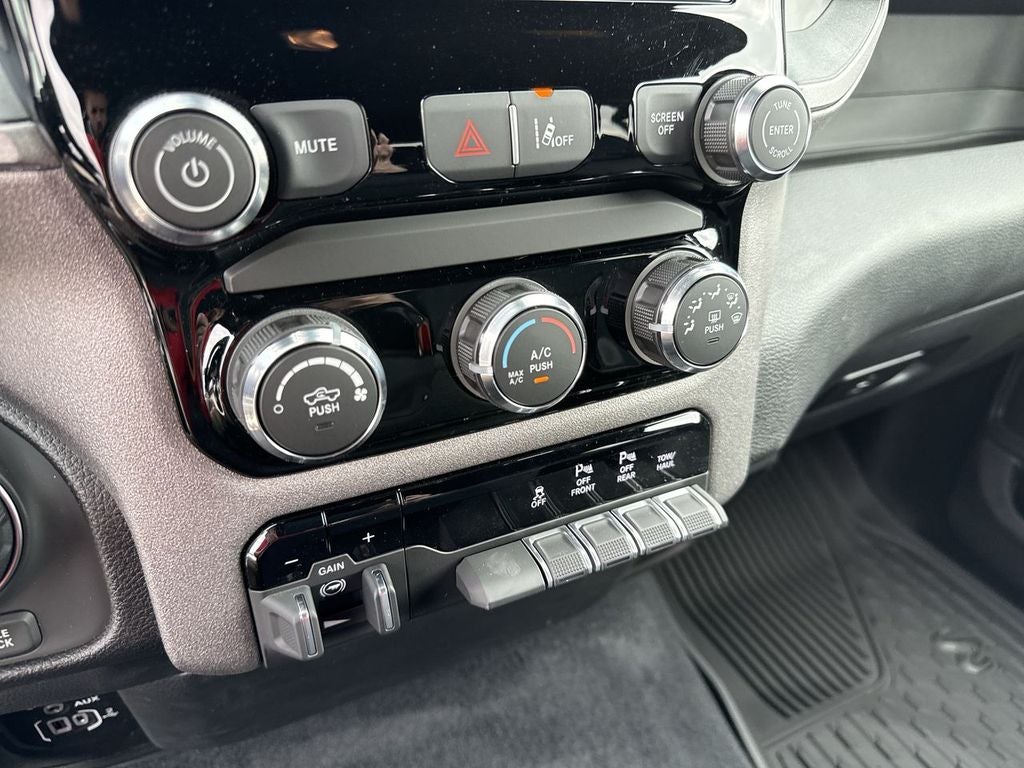 2026 RAM Ram 1500 RAM 1500 WARLOCK CREW CAB 4X4 5'7' BOX