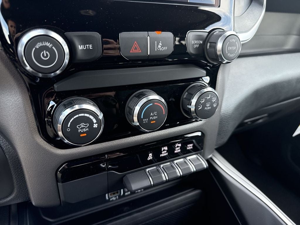 2026 RAM Ram 1500 RAM 1500 EXPRESS CREW CAB 4X4 5'7' BOX