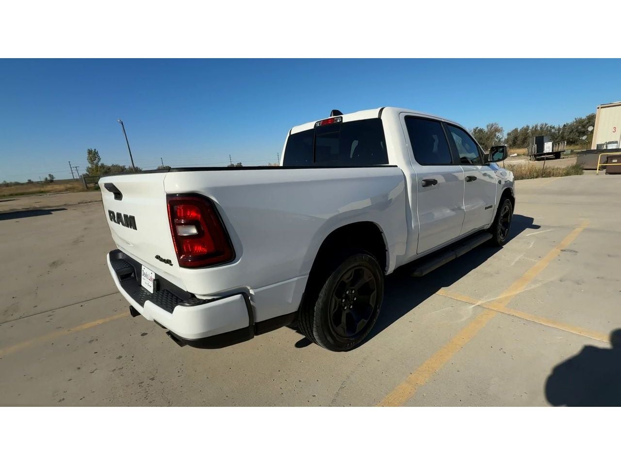 2027 RAM Ram 1500 RAM 1500 EXPRESS CREW CAB 4X4 5'7' BOX
