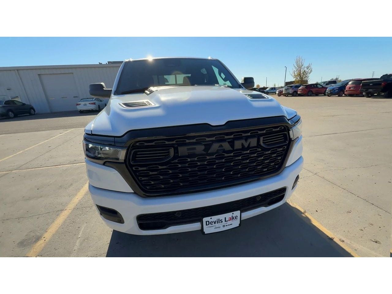 2027 RAM Ram 1500 RAM 1500 EXPRESS CREW CAB 4X4 5'7' BOX