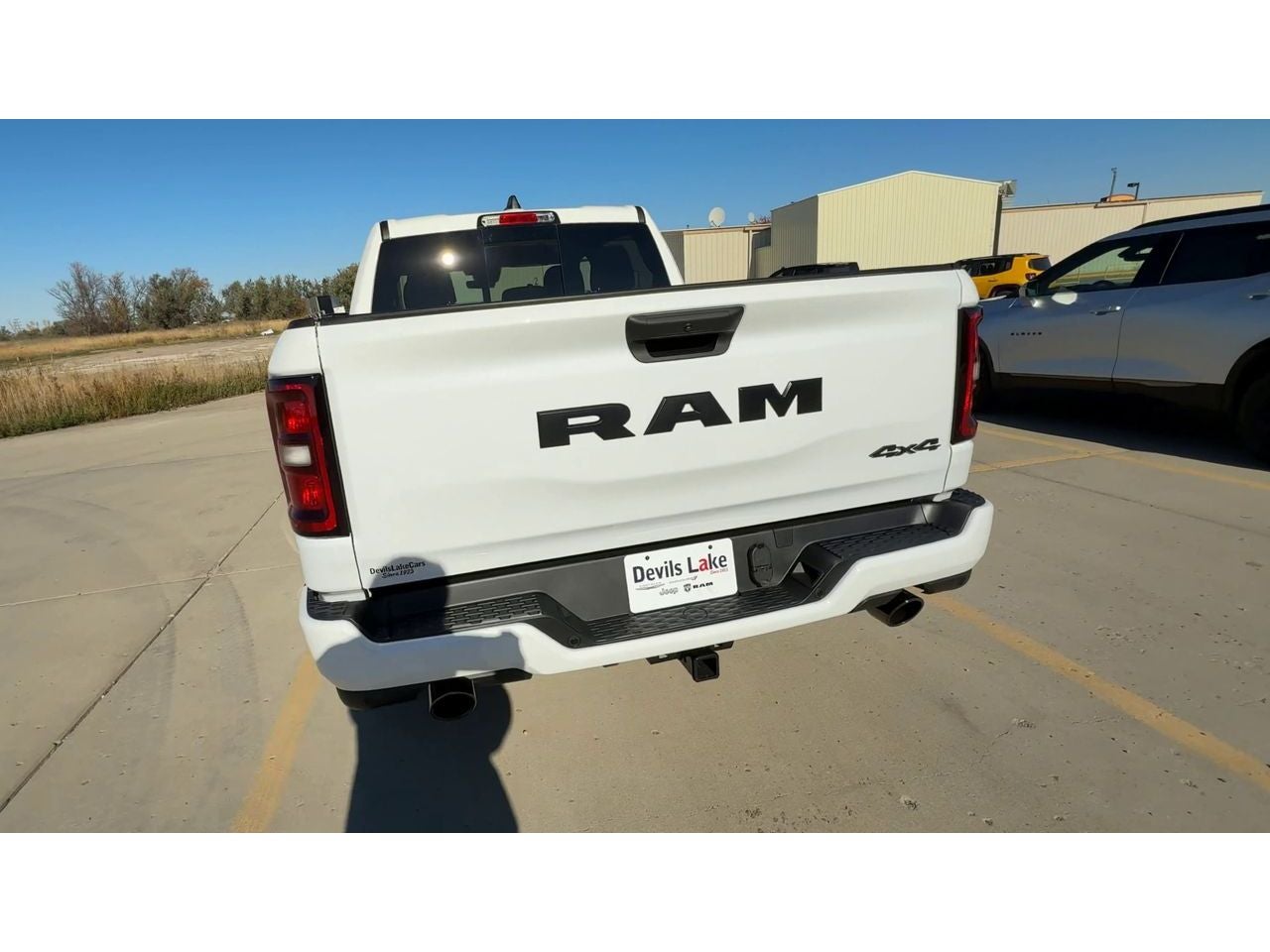 2027 RAM Ram 1500 RAM 1500 EXPRESS CREW CAB 4X4 5'7' BOX