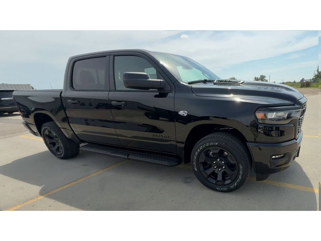 2026 RAM Ram 1500 RAM 1500 EXPRESS CREW CAB 4X4 5'7' BOX