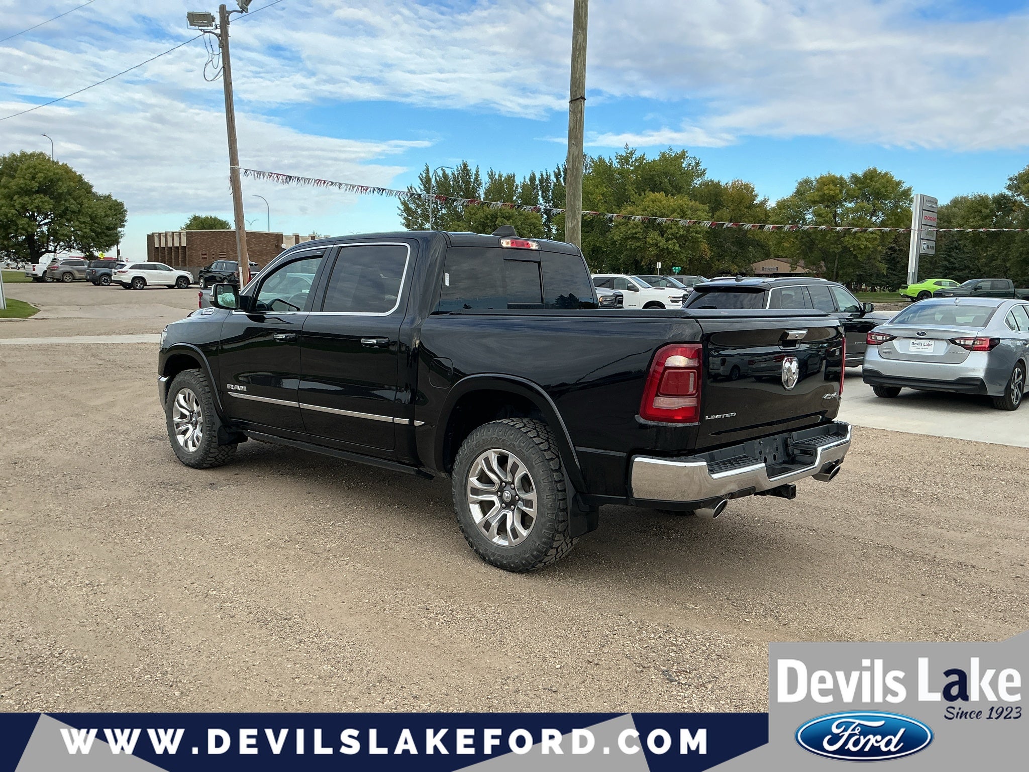 2022 RAM 1500 Limited Crew Cab 4x4 5'7' Box