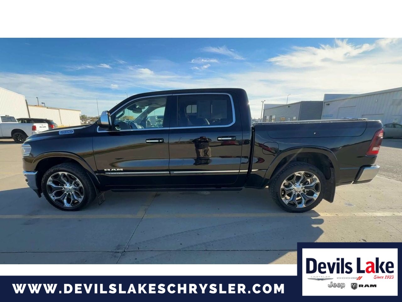 2022 RAM 1500 Limited Crew Cab 4x4 5'7' Box