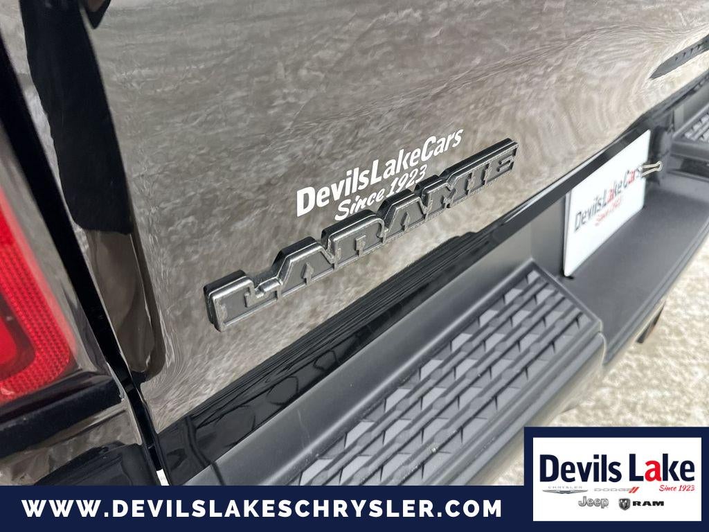 2019 RAM 1500 Laramie Crew Cab 4x4 5'7' Box