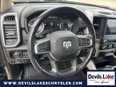 2020 RAM 1500 Laramie Crew Cab 4x4 5'7' Box