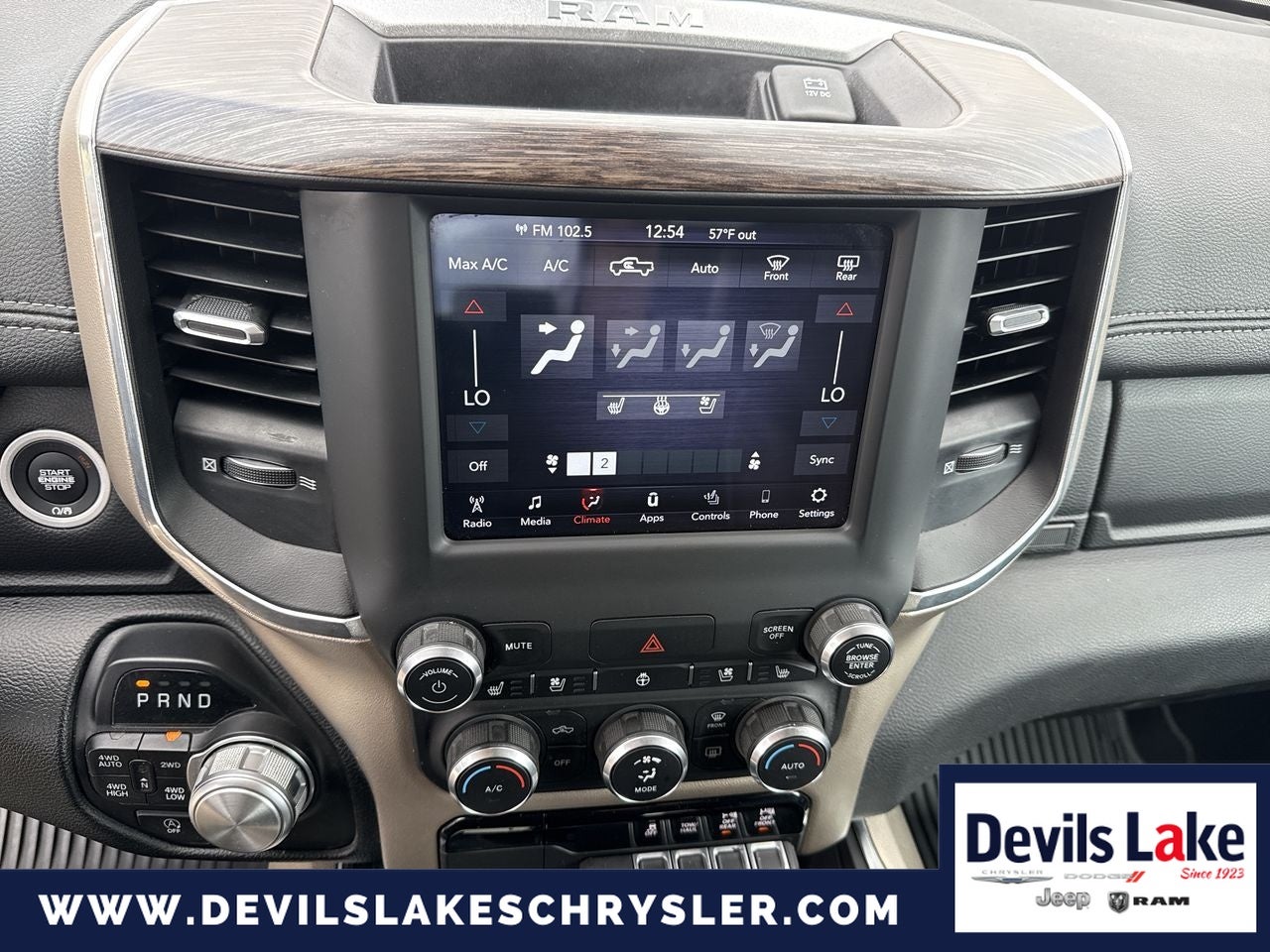 2020 RAM 1500 Laramie Crew Cab 4x4 5'7' Box